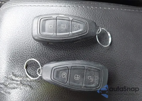 2017 Ford Focus St z USA, uszkodzony, nr VIN 1FADP3L9XHL275402